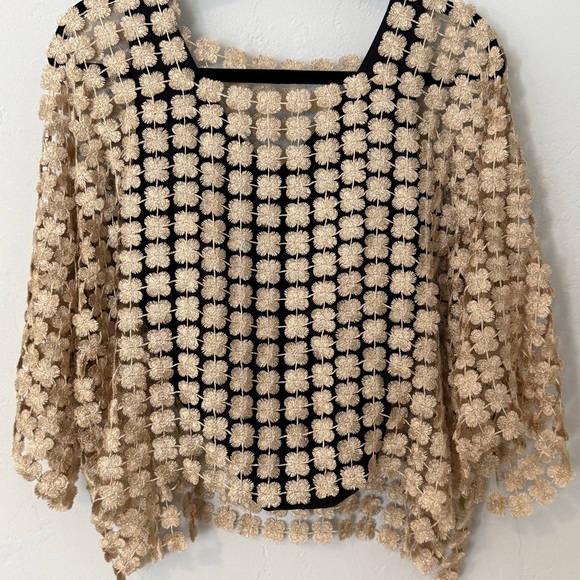 Rare CHARLIE B Gold Crochet Overlay Blouse Large - Picture 6 of 8